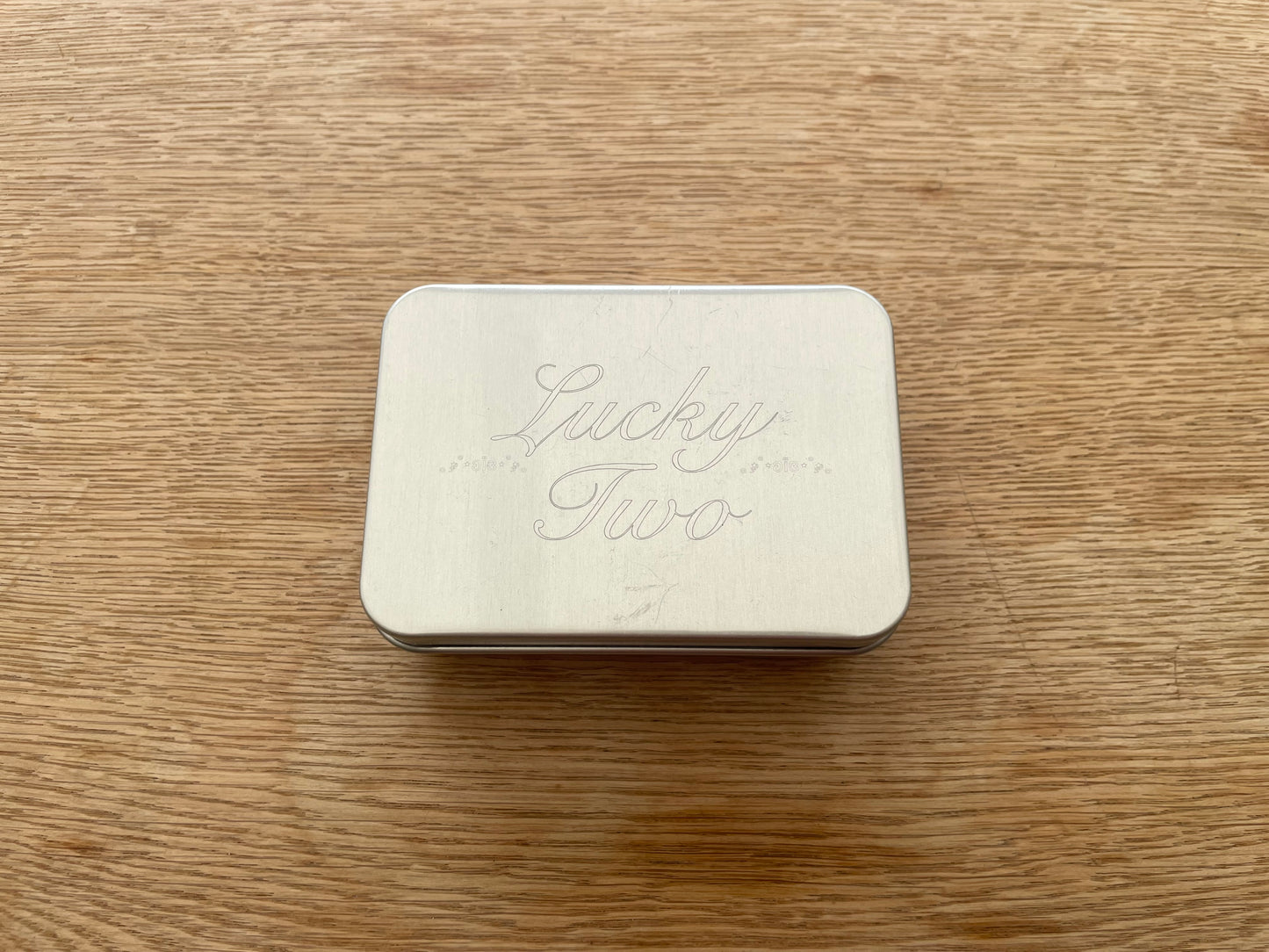 Vivi X Susi Tin and Badge Set